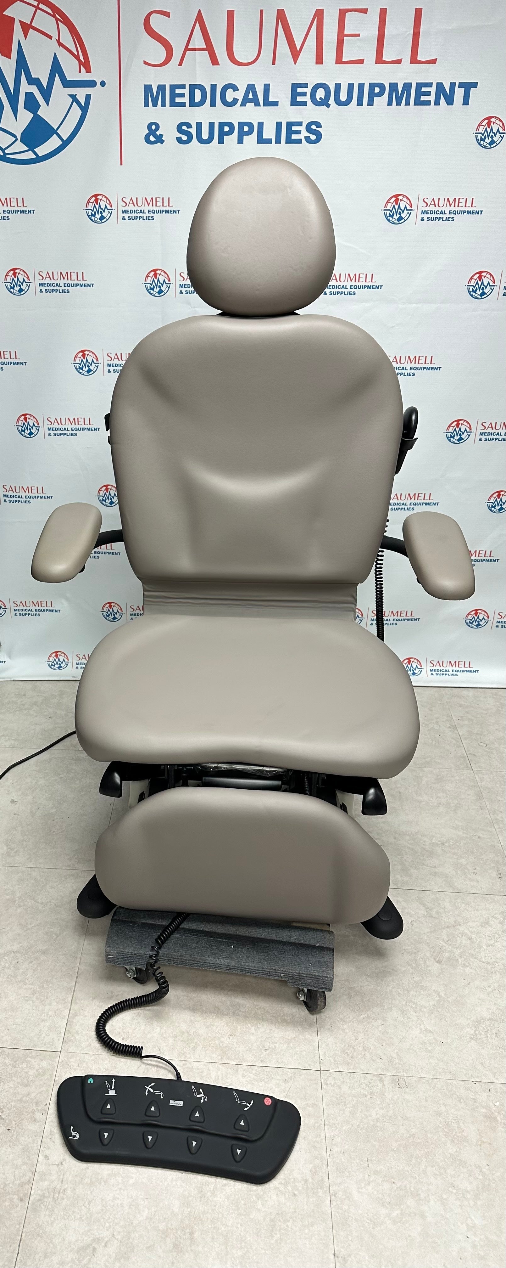 Midmark 630 HumanForm Procedure Chair (Refurbished)
