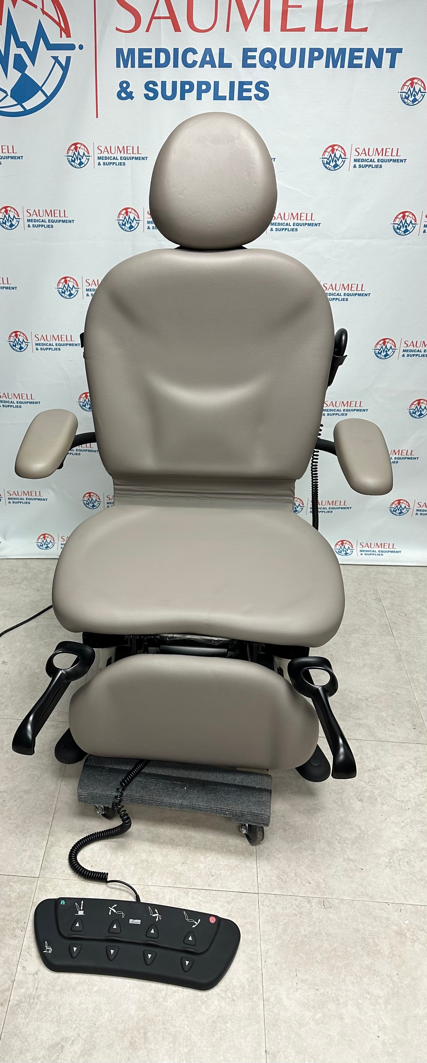 Midmark 630 HumanForm Procedure Chair (Refurbished) – Saumell Medical ...