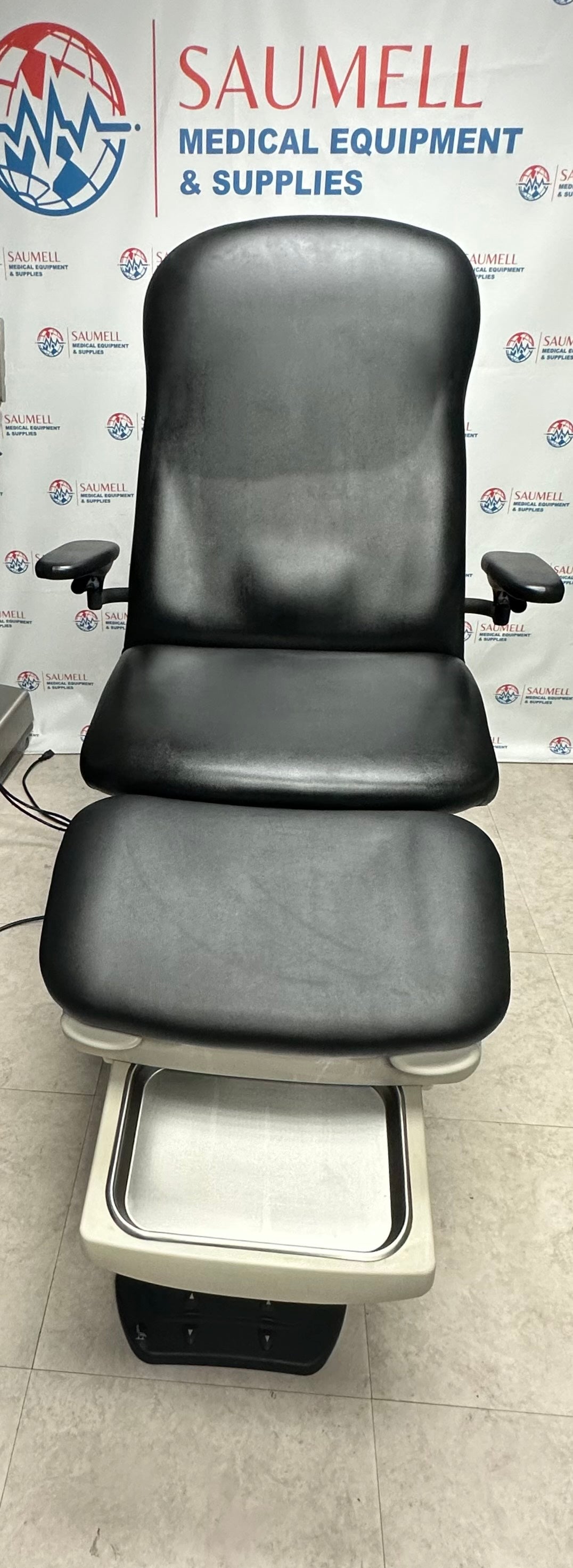 Midmark 646 Podiatry Chair