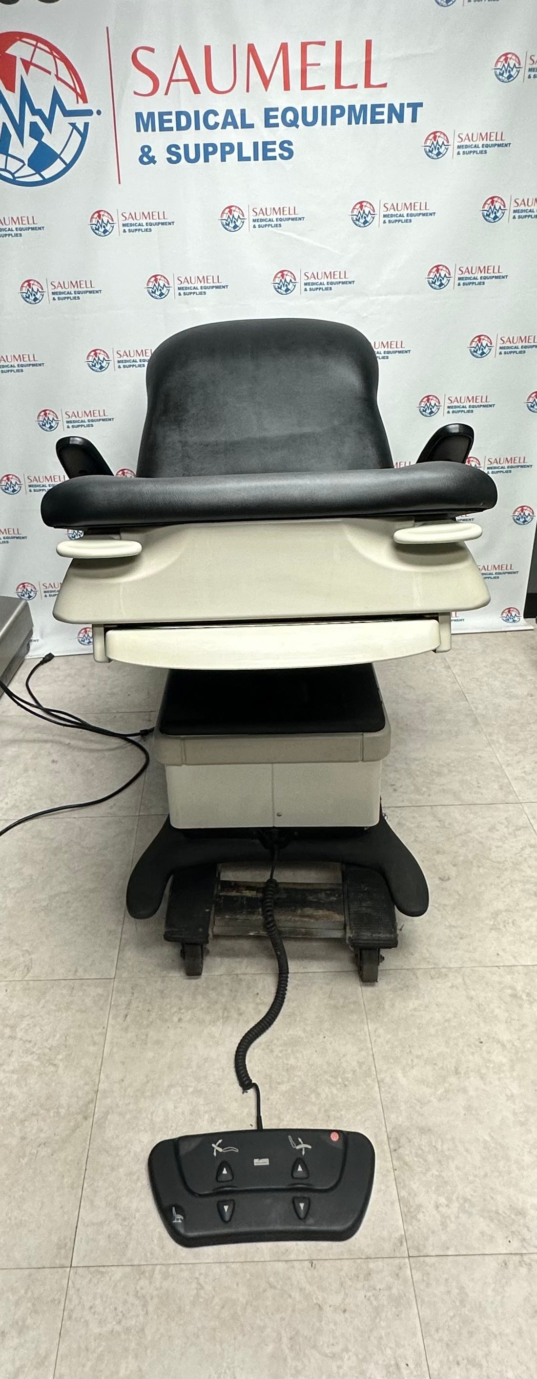 Midmark 646 Podiatry Chair