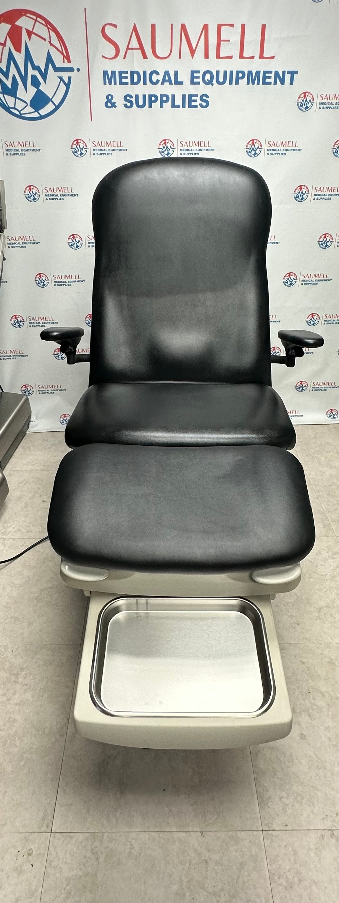 Midmark 647 Podiatry Chair