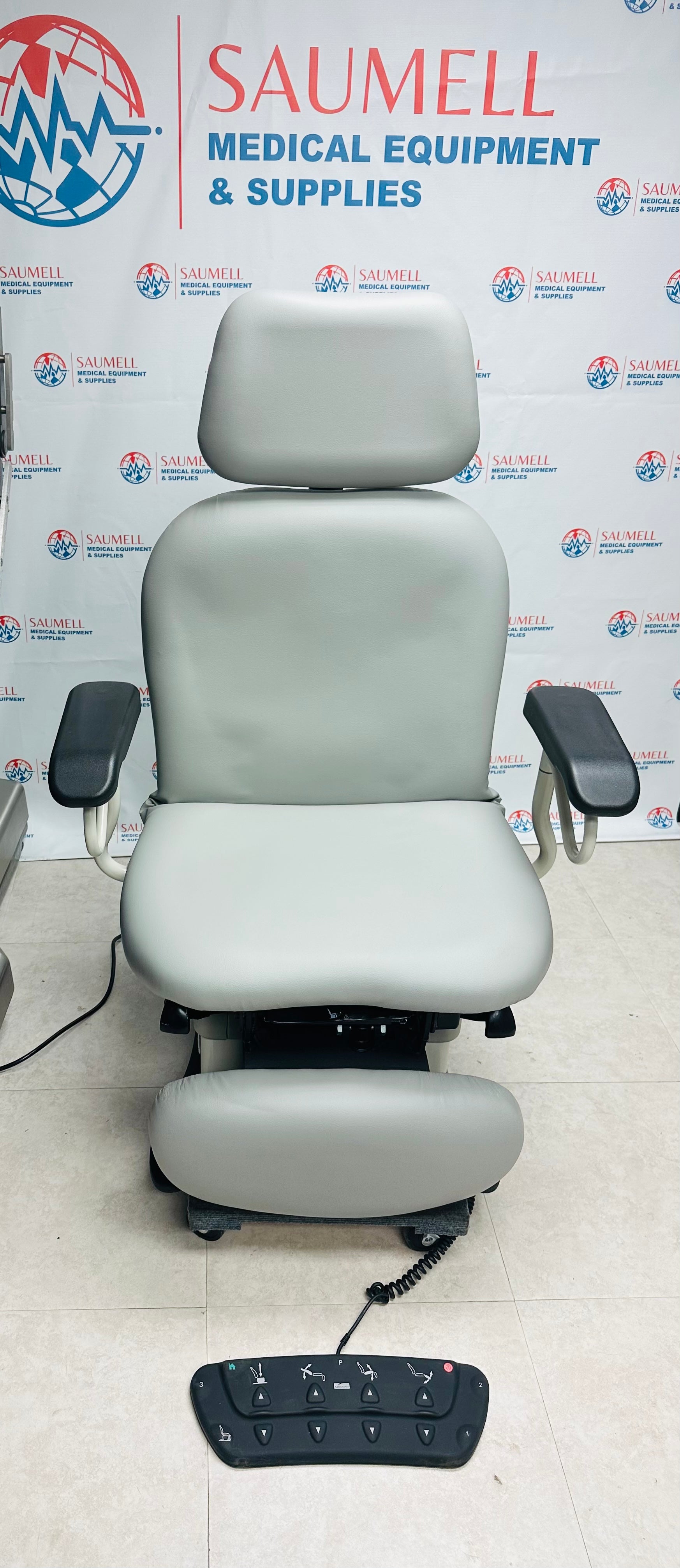 Midmark 630 Procedure Chair (Preowned) – Saumell Medical Supplies
