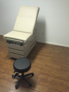 Preowned Midmark Ritter 104 Exam Table